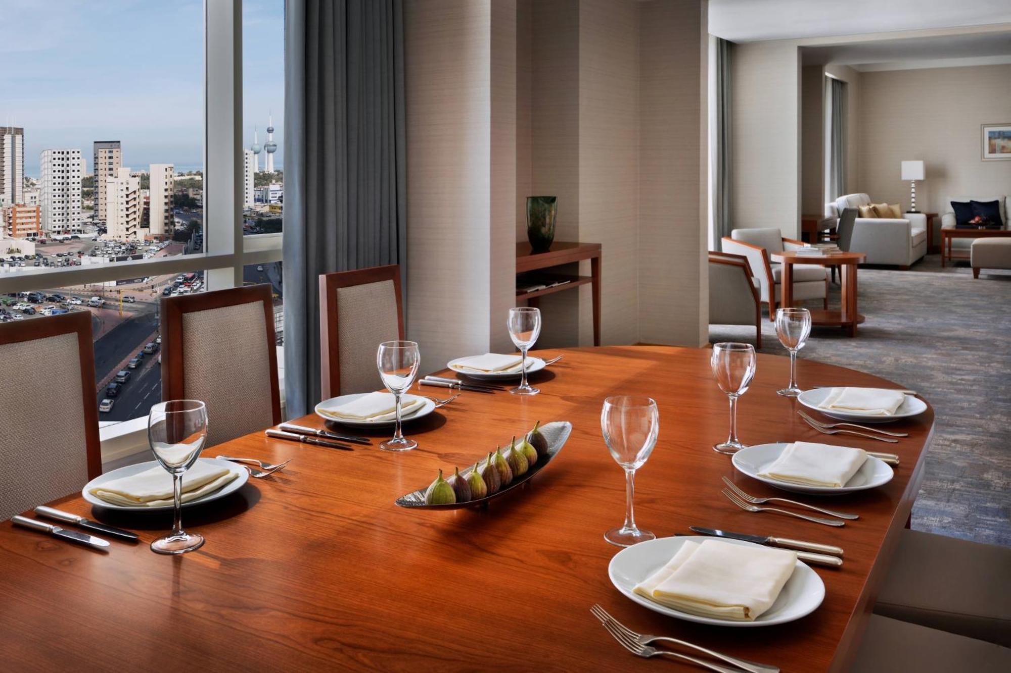 Courtyard By Marriott Kuwait City Exterior photo